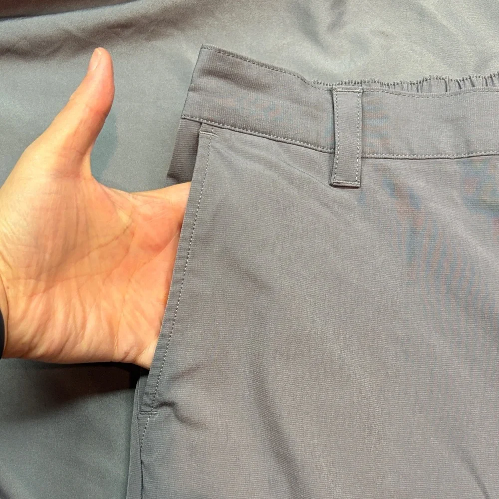 Banana‎ Republic Lightweight Gray Men's Shorts Elastic Comfort 36W Flat Front